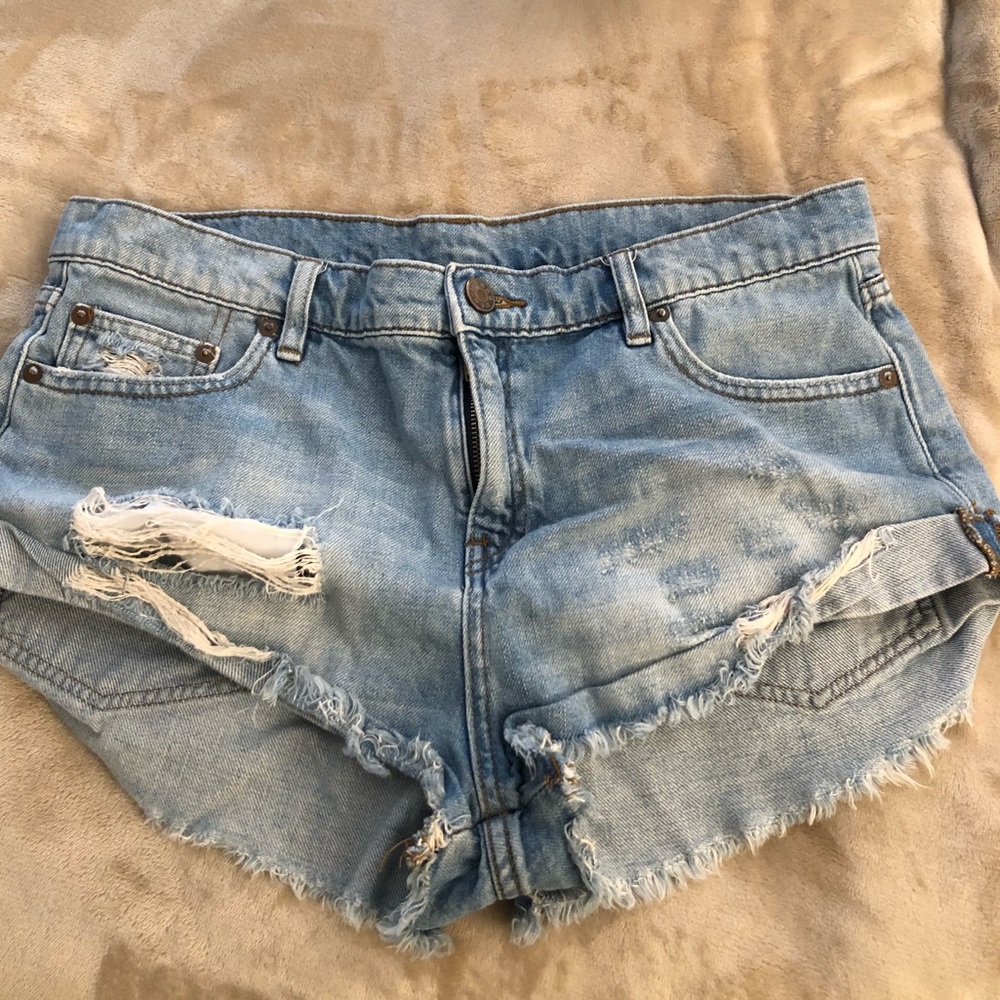 low rise boyfriend jean shorts size 29
